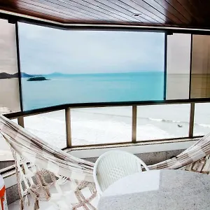 Apto Frente Mar Bal Camboriu Pe Na Areia Fantastica E Encantadora Vista Mar Apartamento